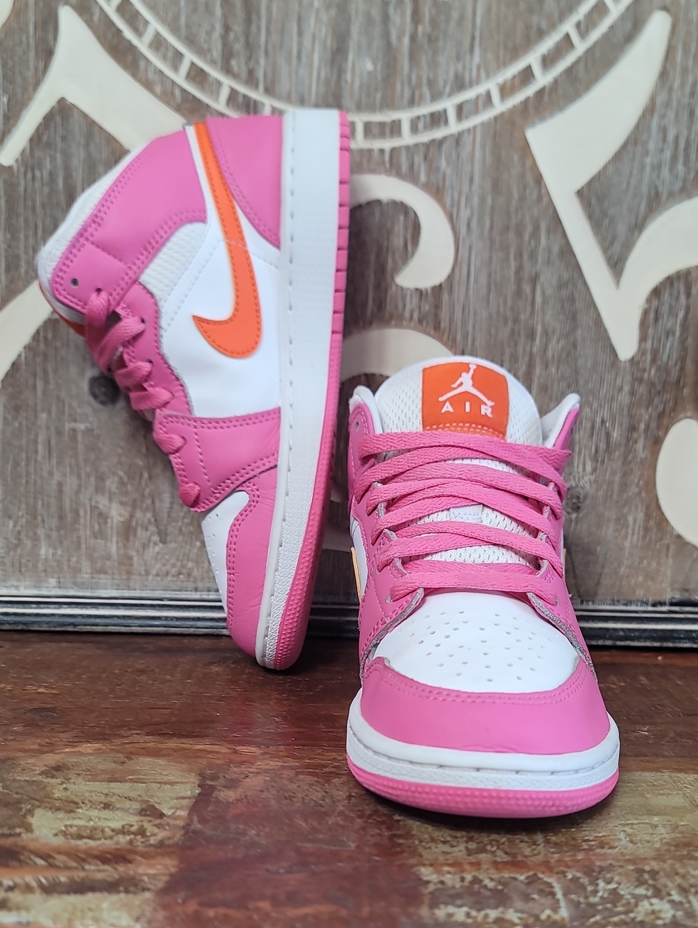 🔥🔥 Nike Air Jordan 1 Mid Retro 'Pinksicle Orange' Wmns 5.5, Good/Like New - Picture 5 of 16